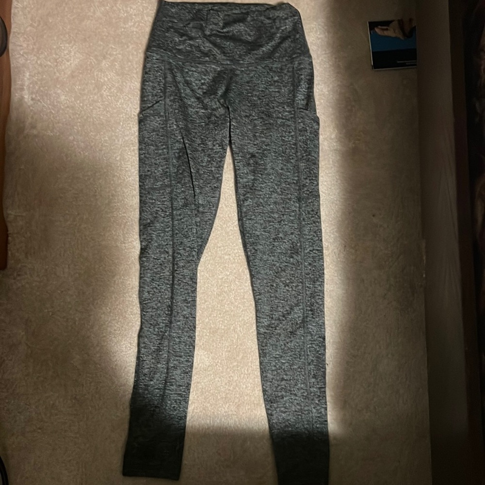 arie leggings size medium